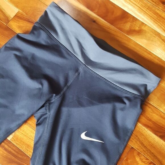 Nike | Athletic Capris  - Picture 3 of 7